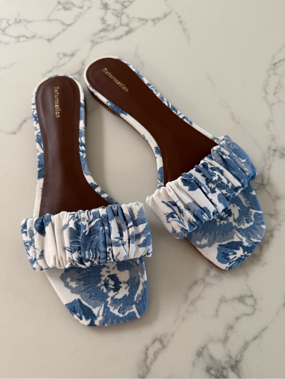 Reformation Marcella Ruched Flat Slide - Olympia - Size 9